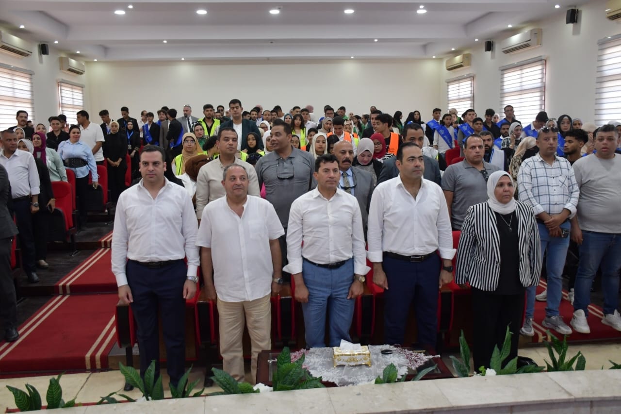 الوزير أثناء الفعالية