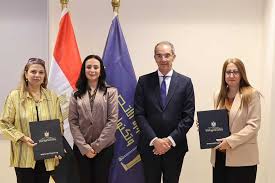 وزيرا الاتصالات والتضامن الاجتماعى