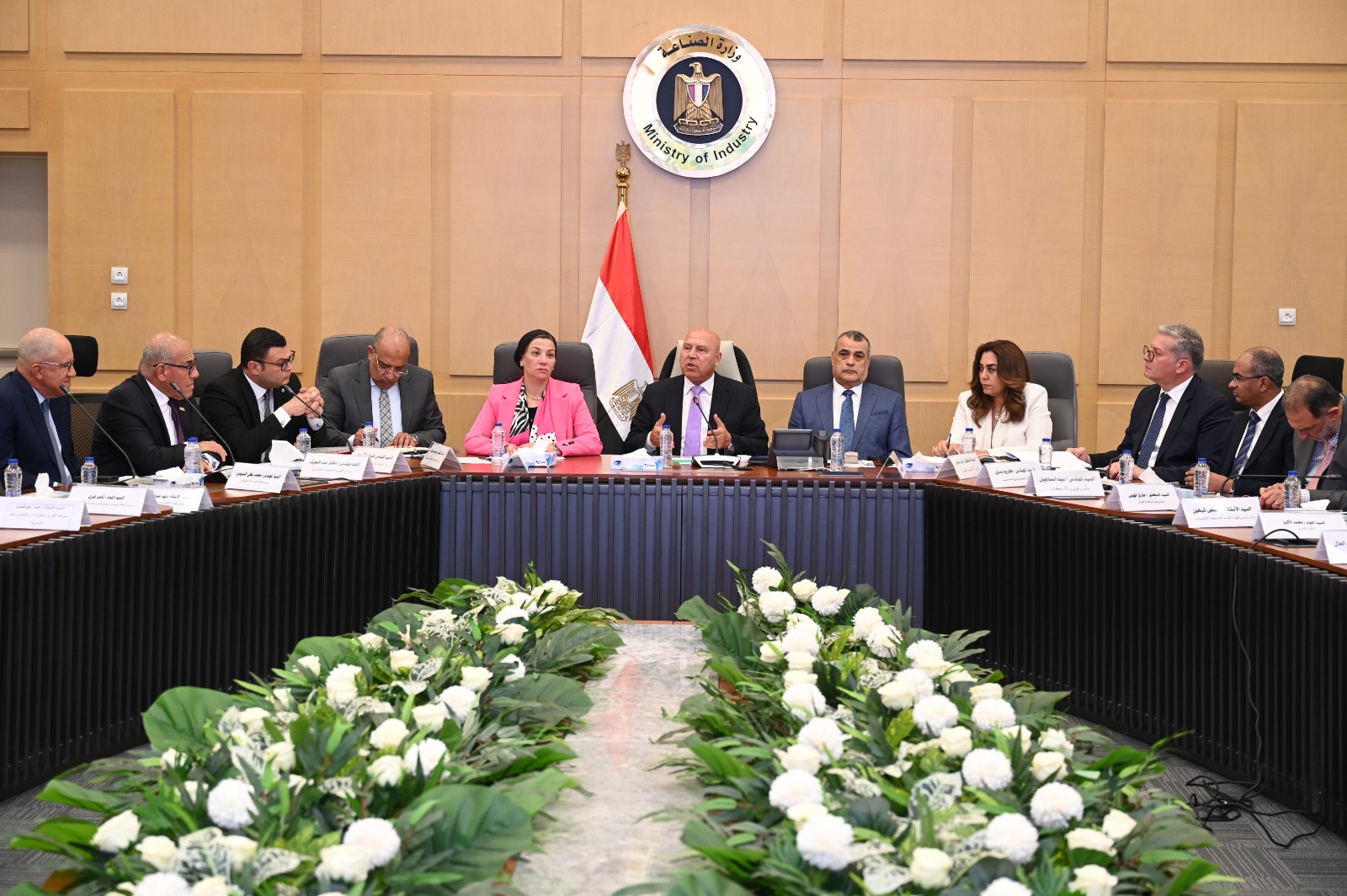كامل الوزير خلال اللقاء