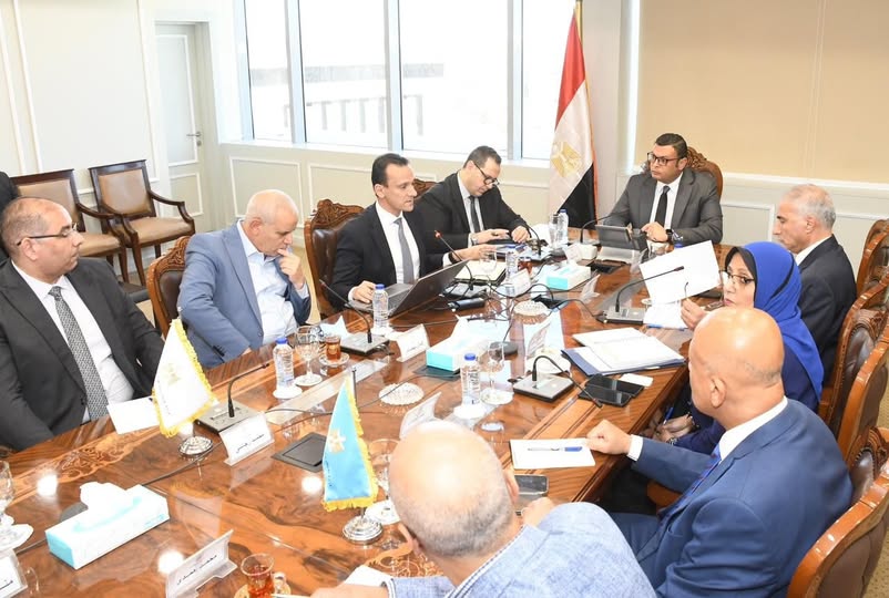 وزير الإسكان والمرافق