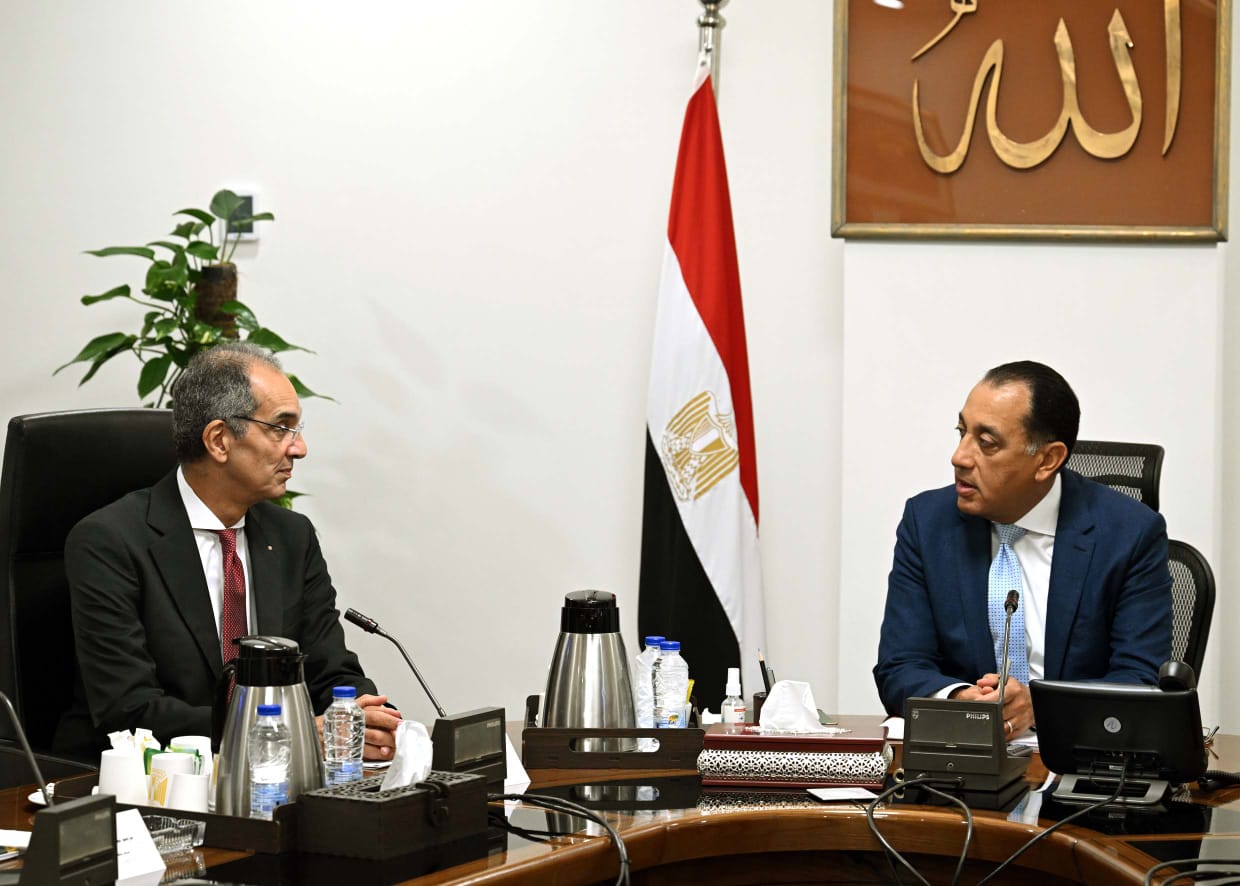 رئيس الوزراء يلتقى وزير الاتصالات