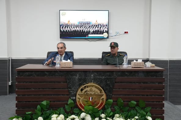 وزير الاتصالات