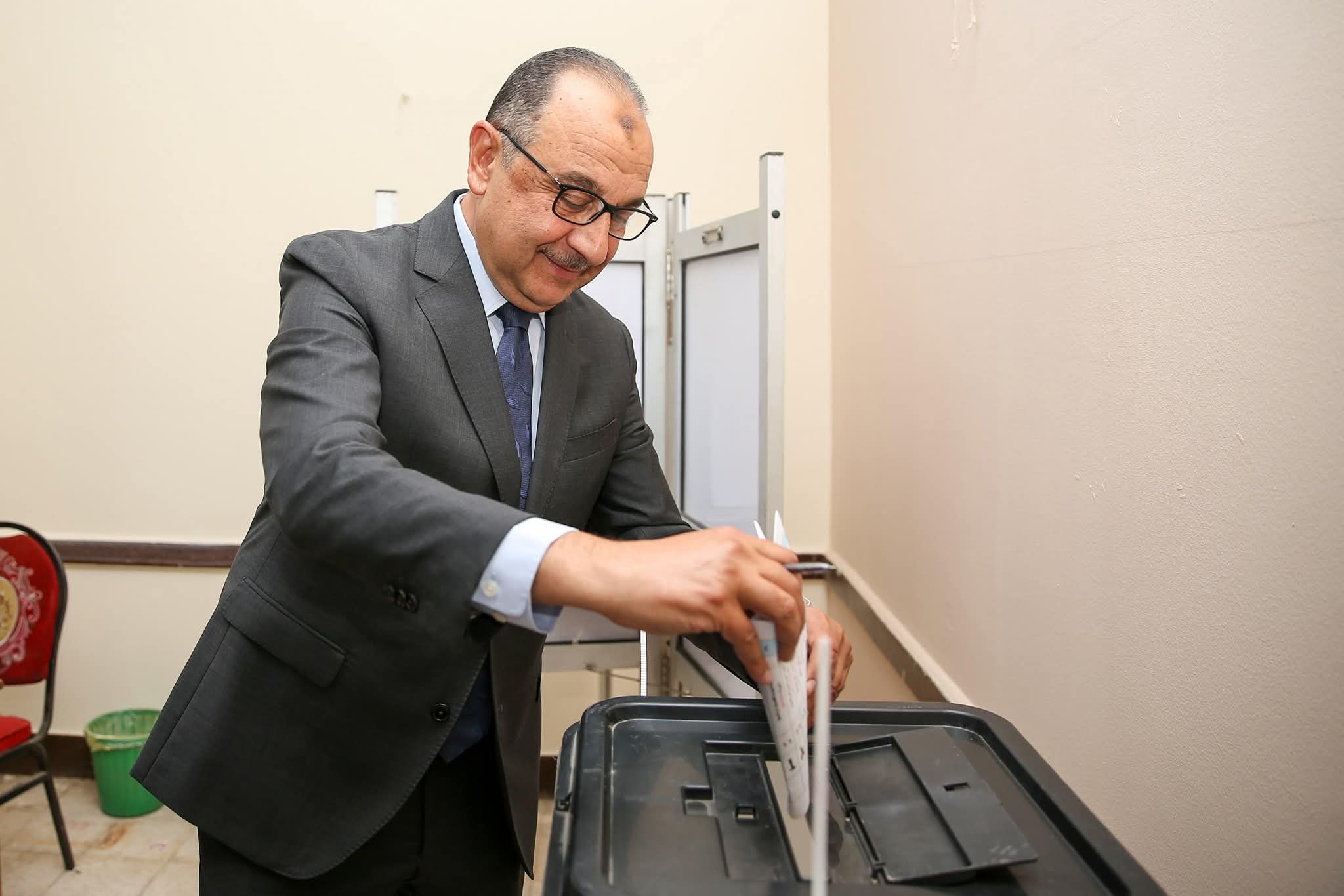 وزير قطاع الأعمال 