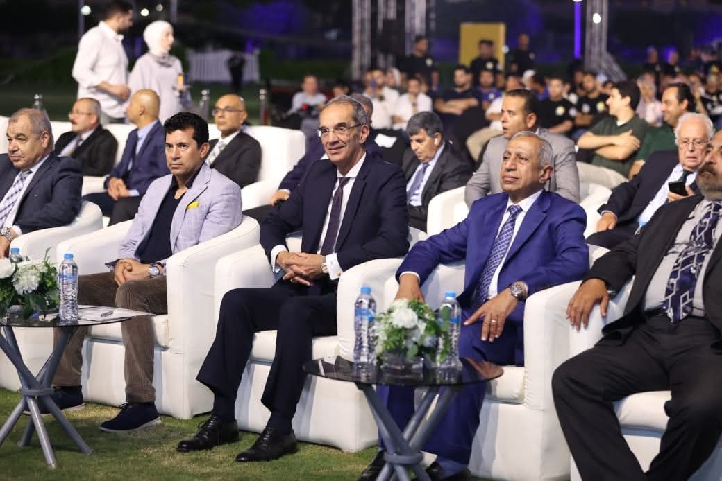 وزير الاتصالات 