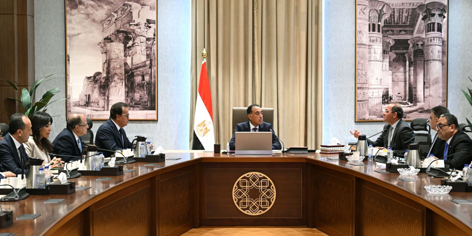 رئيس مجلس الوزراء