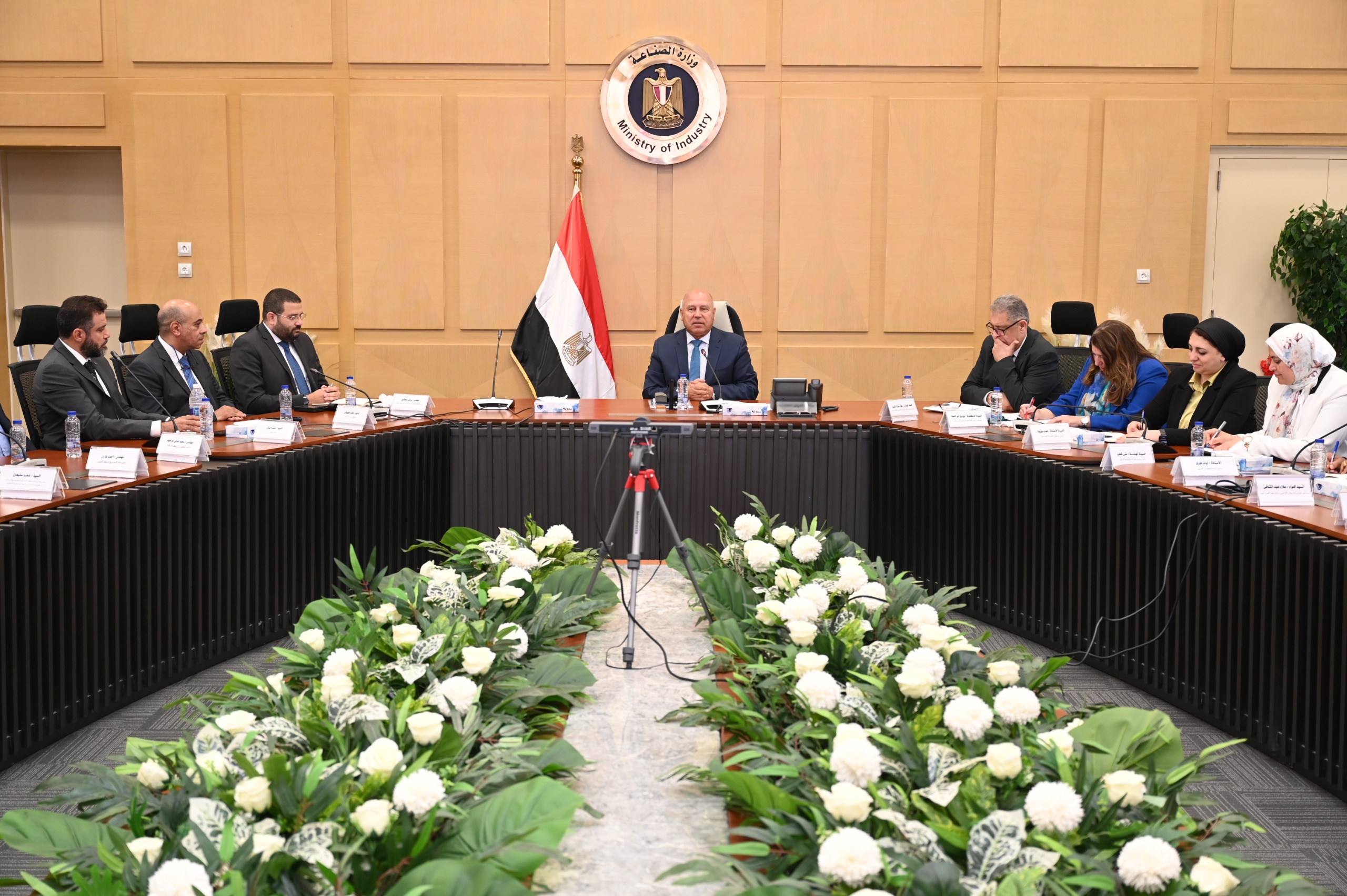 خلال الاجتماع