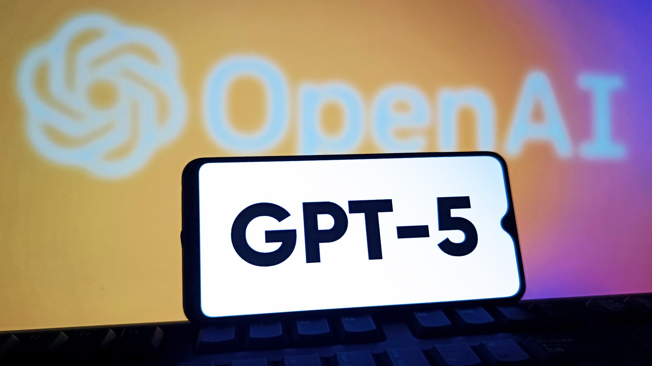 OpenAI تطلق GPT-5 بقدرات ذكية موحدة ودعم وسائط متعددة
