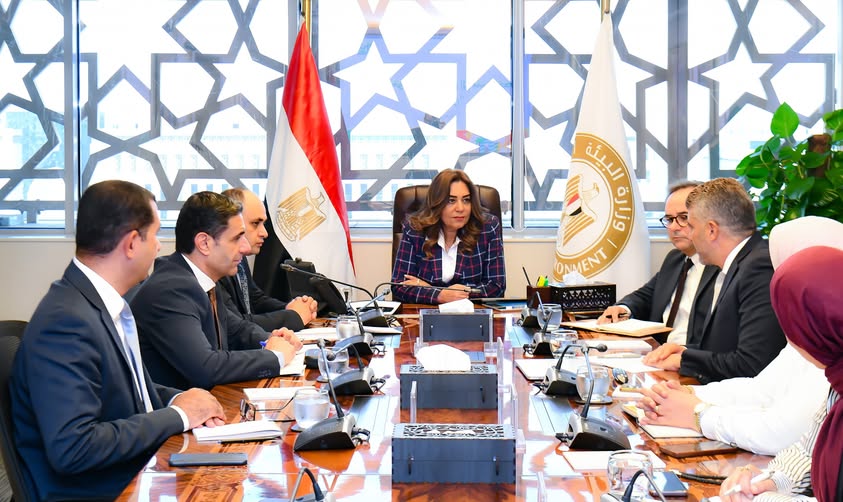 وزيرة البيئة