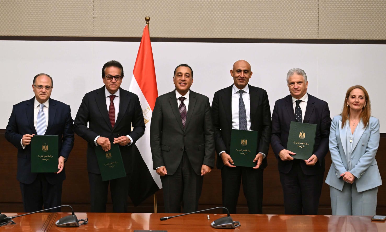 أثناء التوقيع