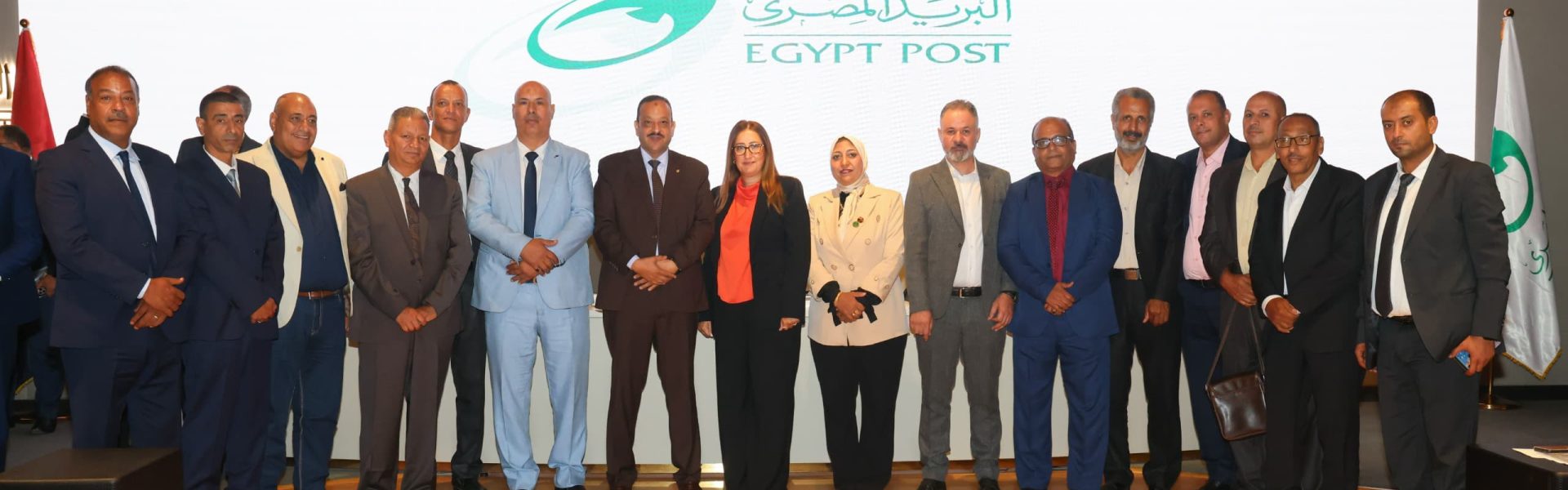 لقاء رئيسة البريد مع أعضاء النقابة
