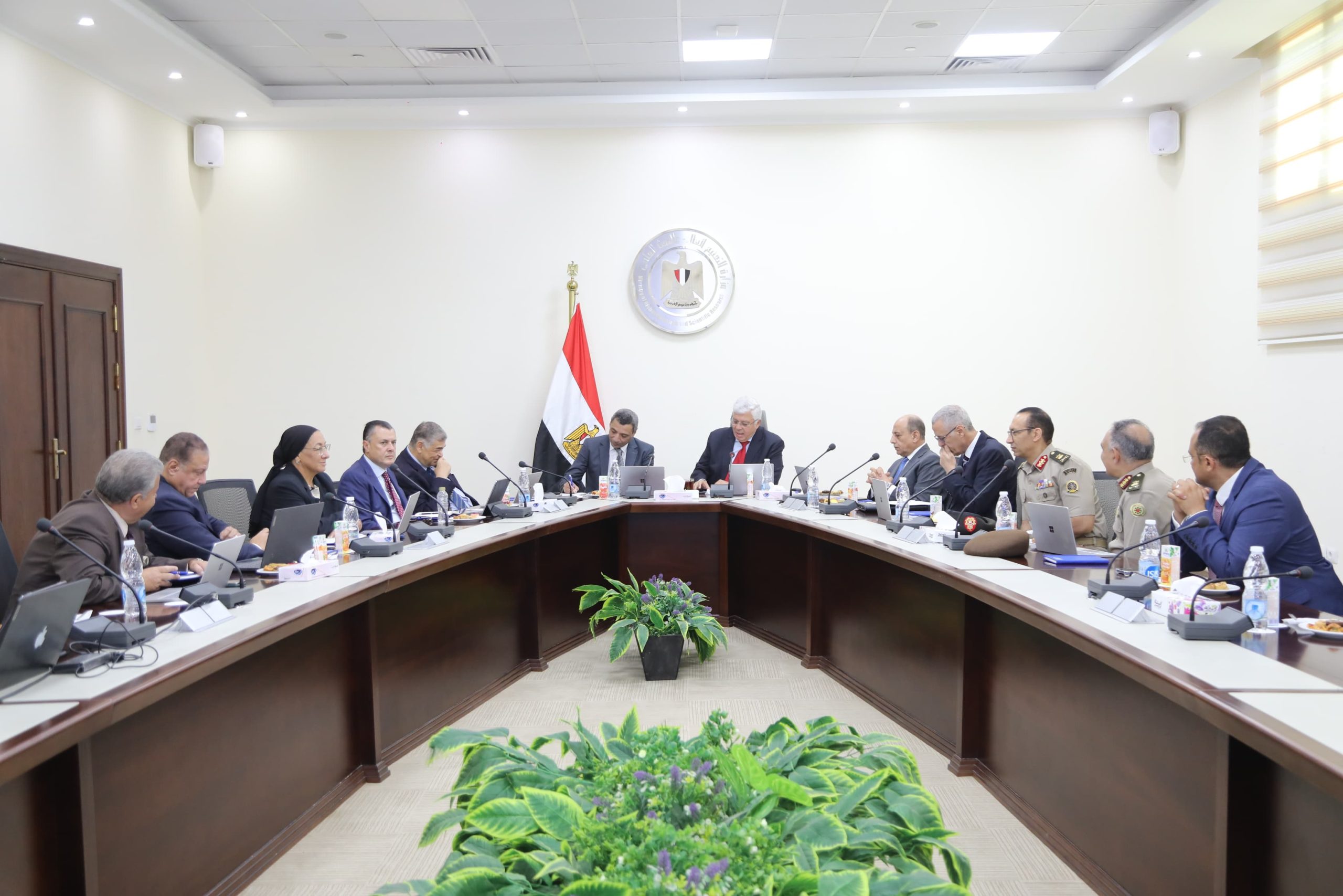 خلال الاجتماع