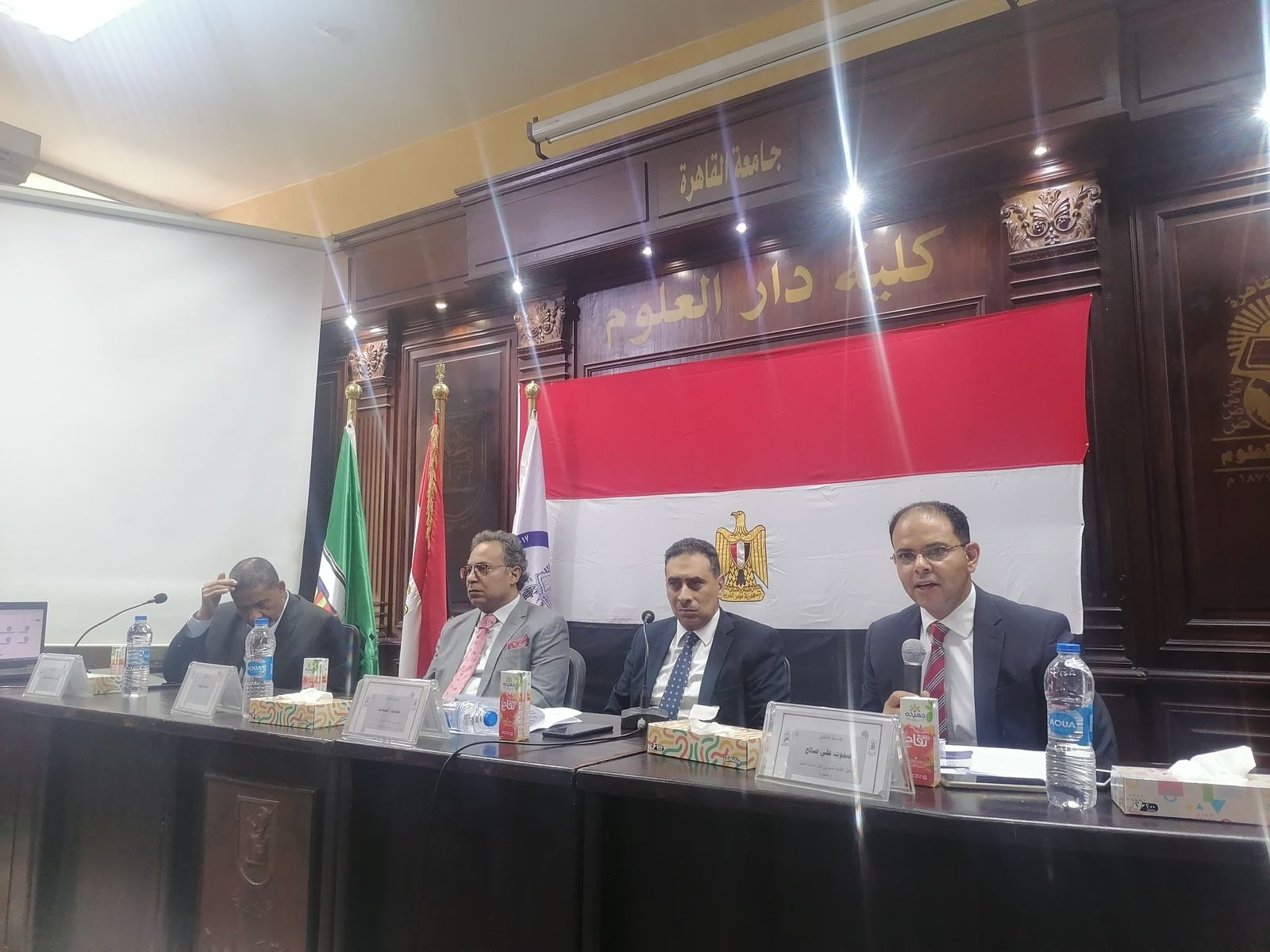 خلال اللقاء