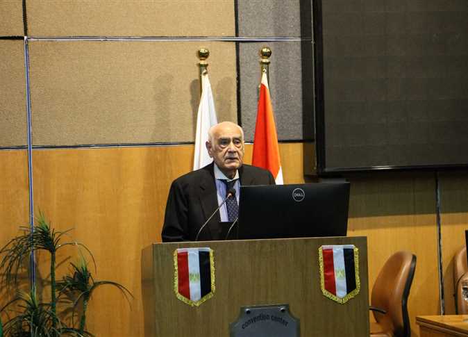 وزير الزراعة الأسبق