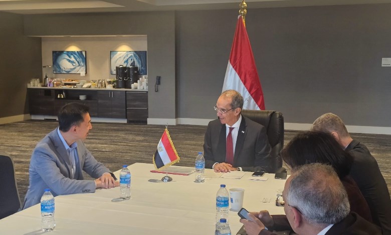  وزير الاتصالات وتكنولوجيا المعلومات