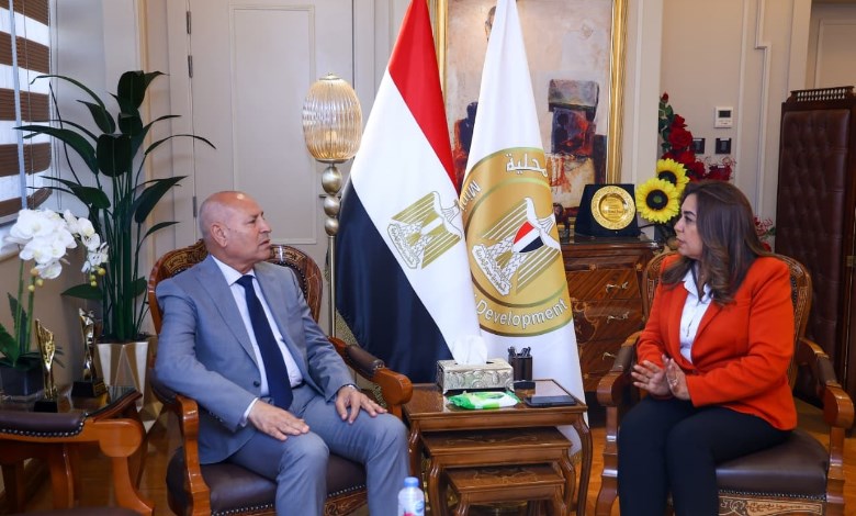 وزيرة التنمية المحلية خلال اللقاء