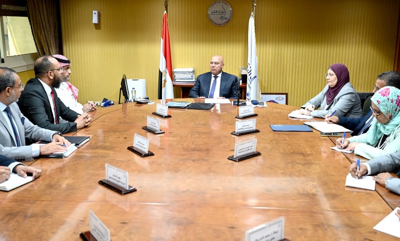 كامل الوزير خلال اللقاء