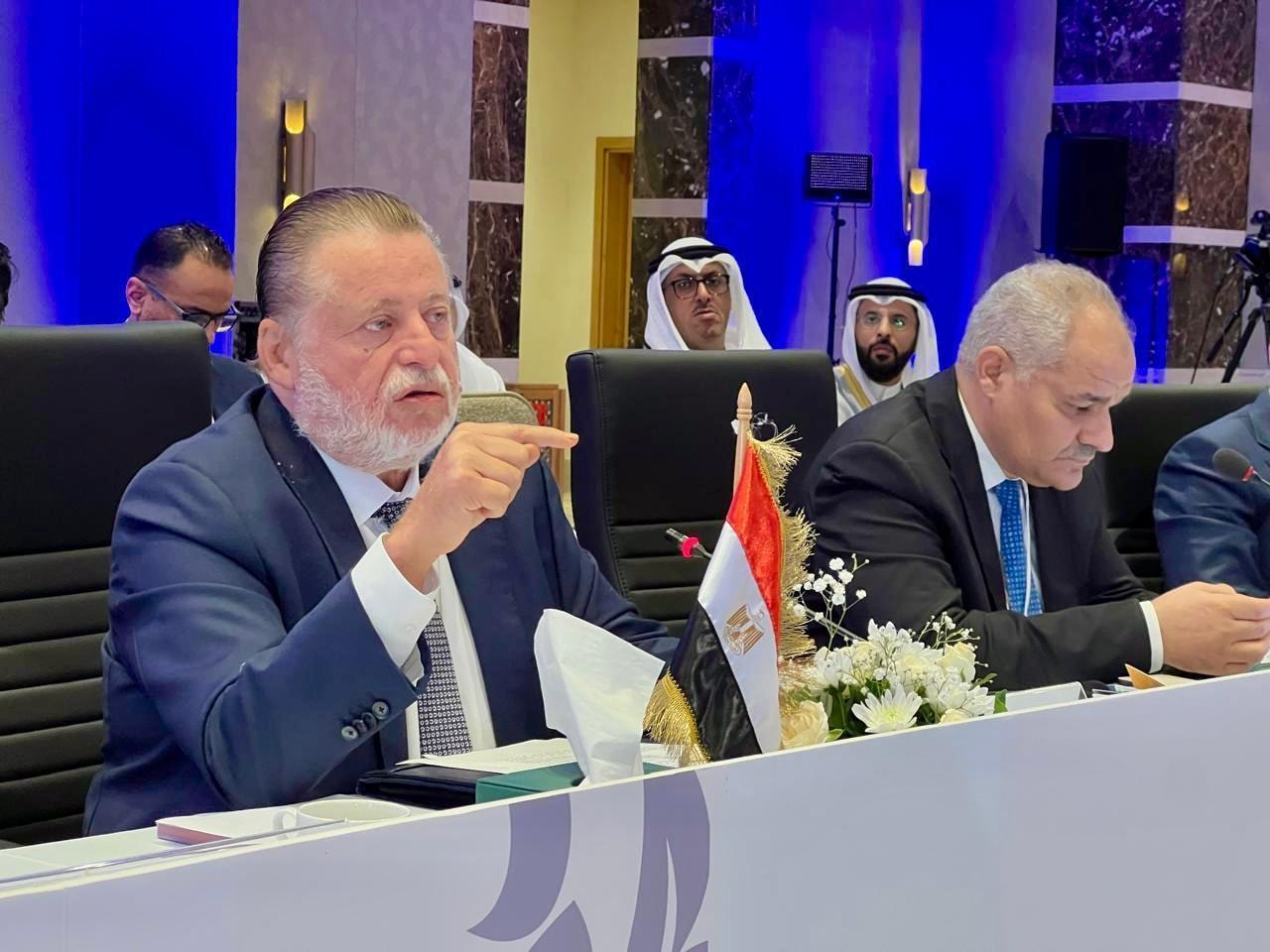 السيد حسن عبدالله محافظ البنك المركزي المصري