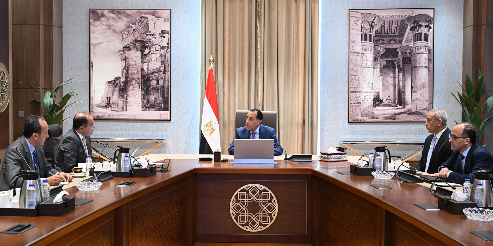 لقاء رئيس الوزراء ووزير المالية