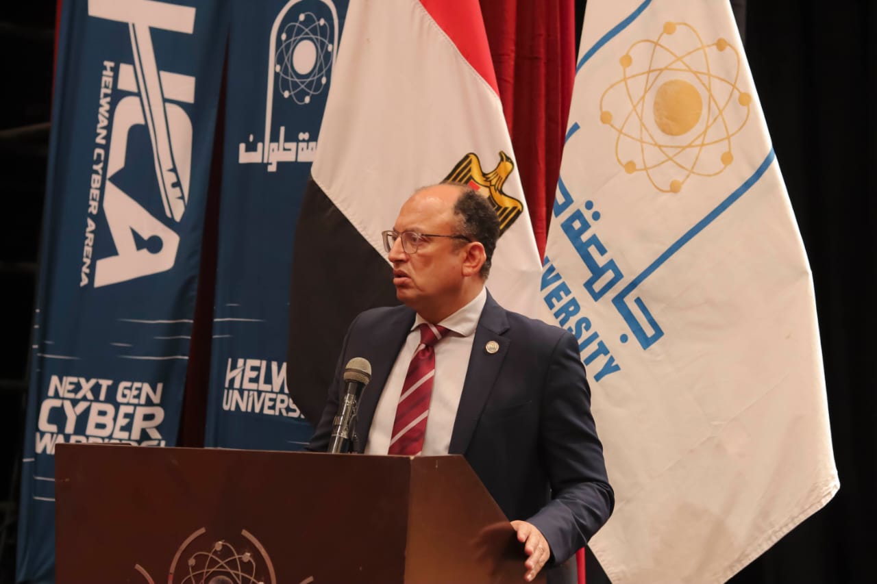 رئيس جامعة حلوان