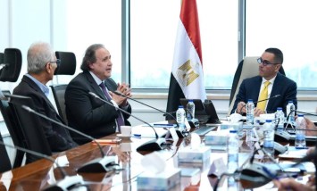  وزير الاستثمار والتجارة الخارجية