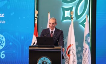  وزير الاتصالات وتكنولوجيا المعلومات