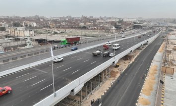 بدء التشغيل التجريبي لمشروع توسعة ورفع مناسيب كوبري العامرية - صور 
