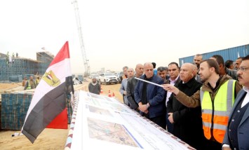 وزير النقل بتابع مستجدات مشروع شبكة القطار الكهربائي السريع