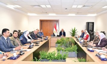 خلال الاجتماع