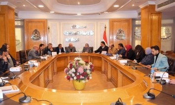 خلال الاجتماع