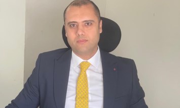 وسام كامل