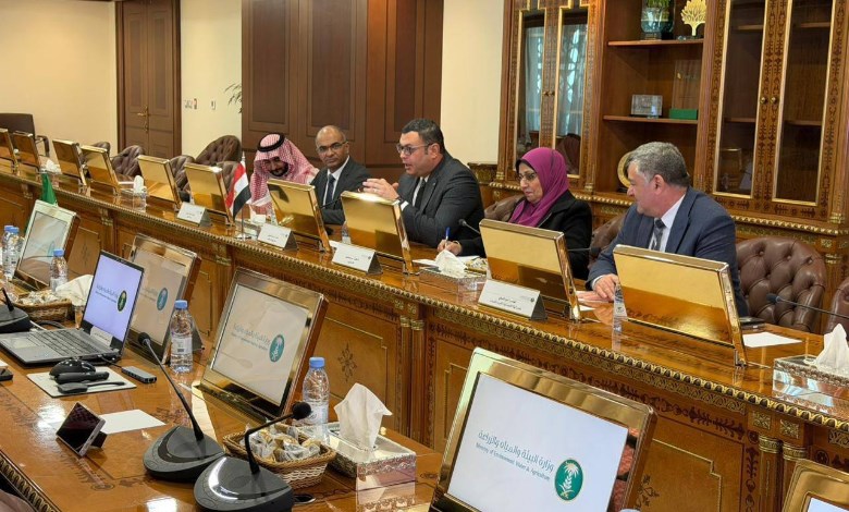 وزير الإسكان والمرافق والمجتمعات العمرانية