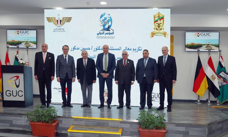 وزير الطيران المدني