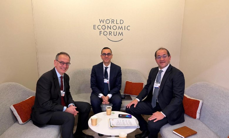 وزيرا الاستثمار والمالية يعقدان اجتماعًا مع مسؤولى البنك الأوروبي  