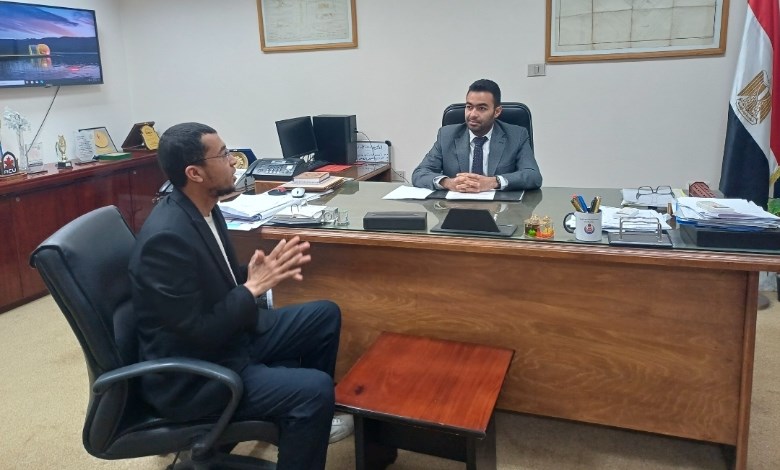 رئيس الادارة المركزية للصحة النفسية مع الكاتب الصحفي عبدالمجيد عبدالله