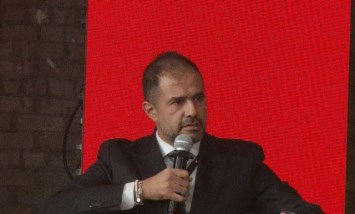 عمرو منصور 