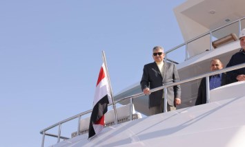  رئيس هيئة قناة السويس
