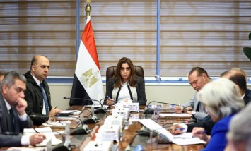  وزيرة التنمية المحلية والبيئة