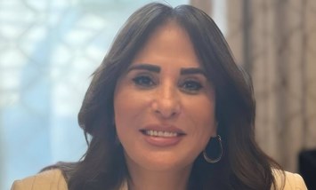 وزيرة الإسكان 
