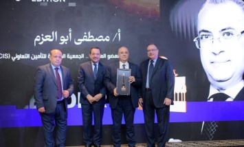 LEADERS AWARD تكرم مصطفى أبو العزم بقلادة توت عنخ آمون  