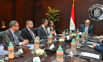 وزير الاستثمار يلتقي مسؤولي نيسان مصر لبحث خطط الشركة التوسعية  