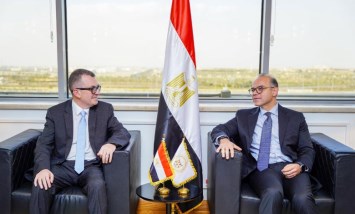 وزيرا والاستثمار والتخطيط  يبحثان تحديث آليات قياس الادخار القومي 