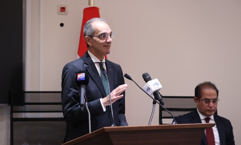 وزير الاتصالات