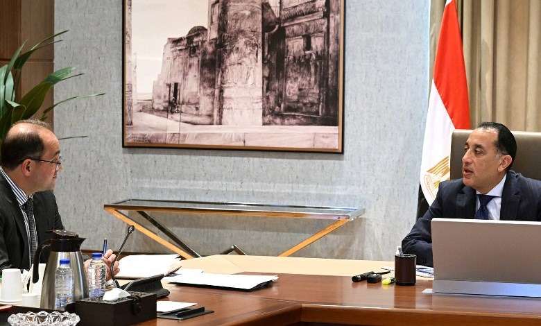 رئيس الوزراء مع وزير المالية 