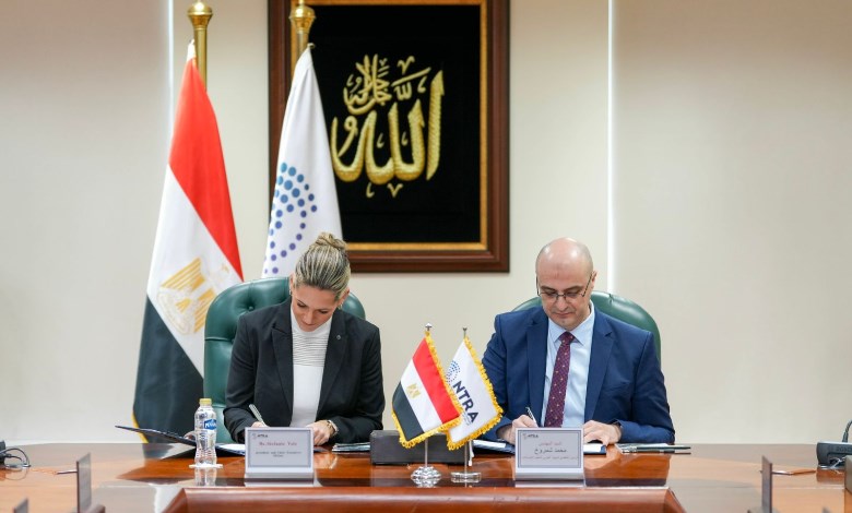 أثناء التوقيع