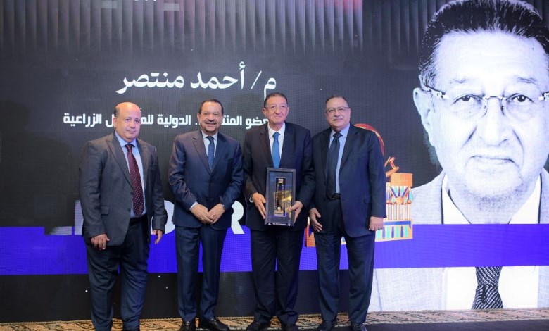 LEADERS AWARD  تكرم  أحمد منتصر العضو المنتدب لـ"الدولية للمحاصيل الزراعية" بقلادة توت عنخ آمون  