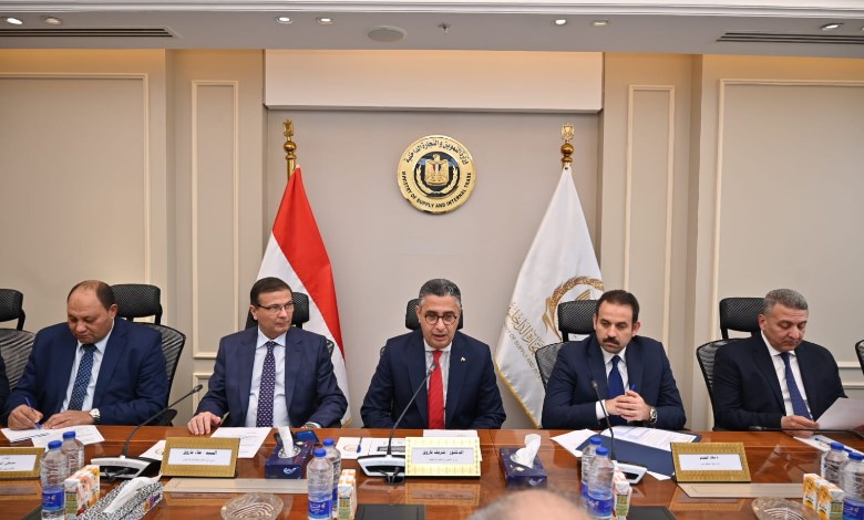 وزيرا الزراعة والتموين 