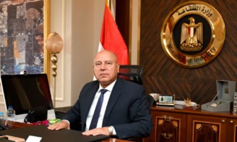 وزير الصناعة