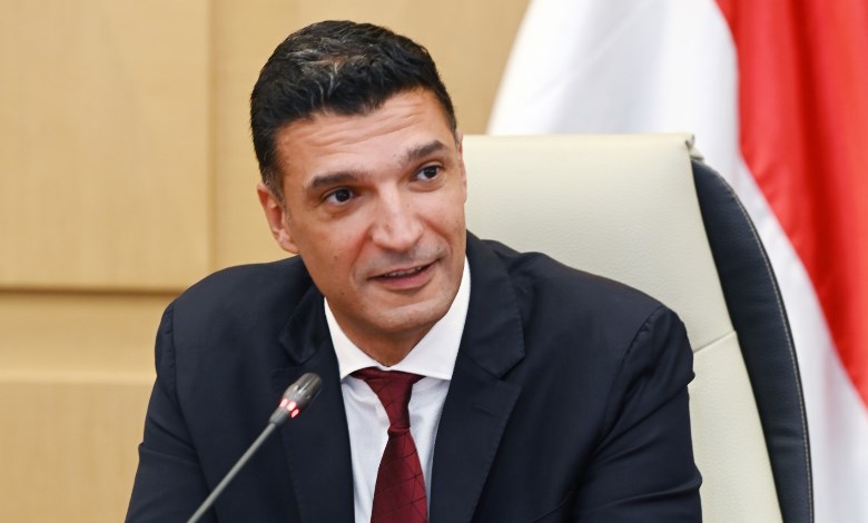 خالد هاشم وزير الصناعة