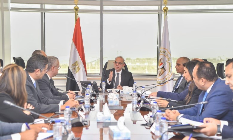 الدكتور محمد فريد وزير الاستثمار والتجارة الخارجية 