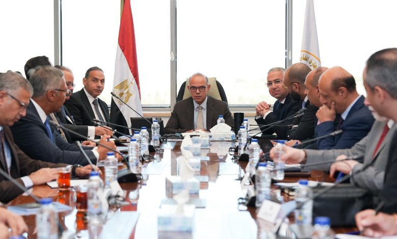 وزير الاستثمار  ينسق بين 5 جهات للربط الإلكتروني وتيسير خدمات المستثمرين  